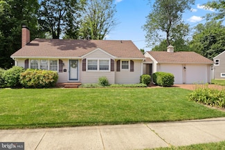 4 Scullin Dr, Trenton, NJ 08620