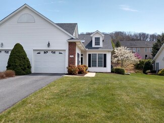326 Spring Oaks Dr, Harrisonburg, VA 22801