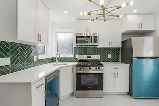 2 Egan Ct, Bayonne, NJ 07002