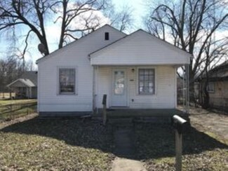 1203 W 18th St, Muncie, IN 47302
