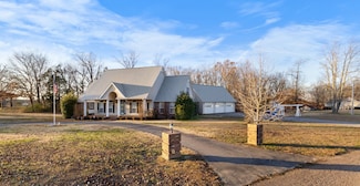 229 Sunnyside Dr, Paris, TN 38242