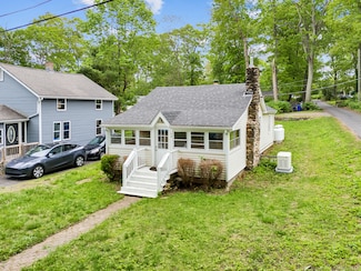 48 Lakeview Dr, Coventry, CT 06238