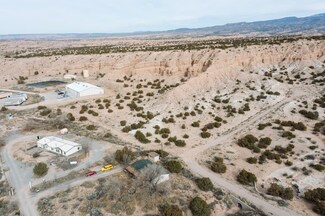 73 Banana Ln, Santa Fe, NM 87506