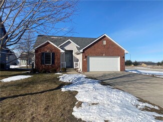 914 N 9th Ave, Winterset, IA 50273