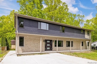 7598 Lake Park Rd, Ira, MI 48023
