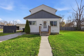 26604 Normandy St, Roseville, MI 48066