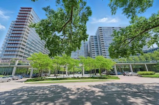 9715 Woods Dr Unit 805, Skokie, IL 60077