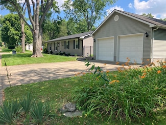 1039 Elmendorf Dr, Lexington, KY 40517