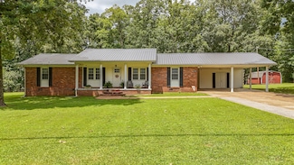 106 W Ryan St, Collinwood, TN 38450