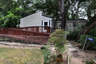 592 Paloma St, Bay City, TX 77414