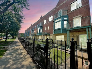 4532 S Woodlawn Ave, Chicago, IL 60653