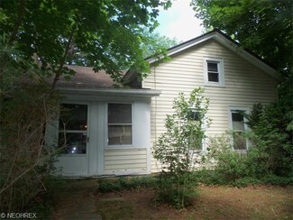 9590 Madison Rd, Montville, OH 44064
