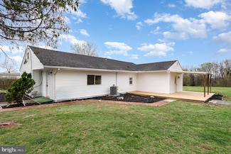 1767 Hilton Ave, Dover, PA 17315