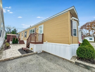 18 Easy Dr, Jefferson, NJ 07438