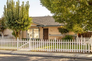 1182 S 5th Ave, Kingsburg, CA 93631
