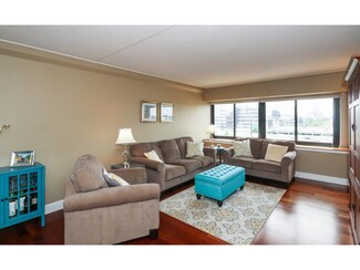 1920 S 1st St Unit 404, Minneapolis, MN 55454