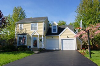 4 Mainsail Ct, Third Lake, IL 60030