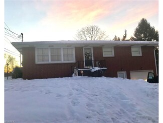 212 Marquette Ave, Follansbee, WV 26037