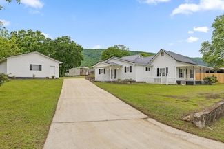 1445 N Main St, Whitwell, TN 37397