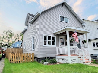 111 5th St, Schenectady, NY 12302