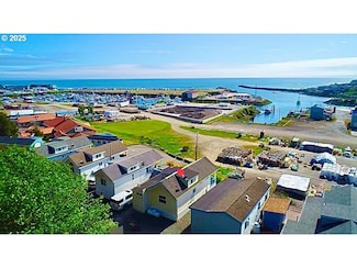16219 Lower Harbor Rd Unit P5, Brookings, OR 97415