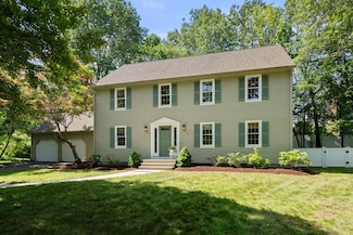 100 Avery Heights Dr, Holden, MA 01520