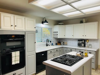 3722 W Paradise Ave, Visalia, CA 93277