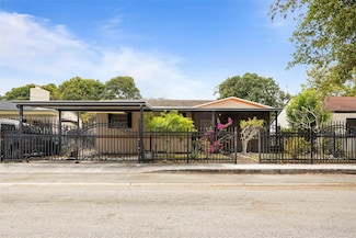 244 NW 43rd St, Miami, FL 33127