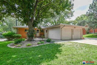 1200 Eldon Dr, Lincoln, NE 68510