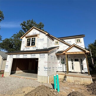 435 Oakmoor Ave, Bay Village, OH 44140