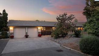 94806 E Granada Ct, Kennewick, WA 99338