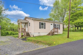 1106 Taylor St, Pulaski, VA 24301