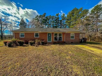 236 Roseville Loop Rd, Roxboro, NC 27574