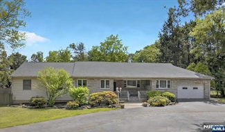 915 E Glen Ave, Township of Washington, NJ 07676