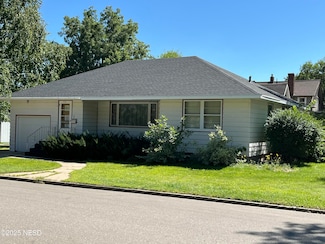 114 7th Ave NW, Watertown, SD 57201