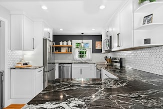 136 Crescent Cir, Cheshire, CT 06410