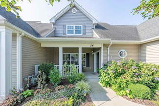 18 Kennsington Ct, Riverhead, NY 11901