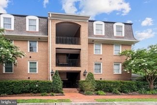 5713 Brewer House Cir Unit 302, Rockville, MD 20852