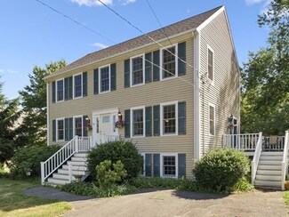 13 West St, West Wareham, MA 02576