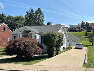 1424 Harrison St, Monessen, PA 15062