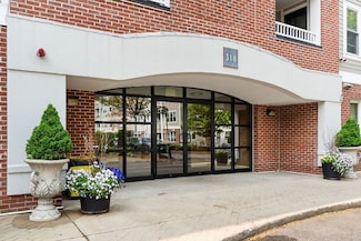 318 Rindge Ave Unit 204, Cambridge, MA 02140