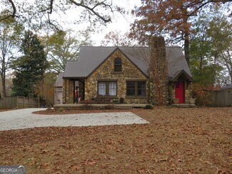 607 N College St, Cedartown, GA 30125