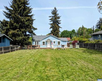 723 E 10th St, Port Angeles, WA 98362