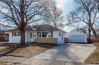 3110 Lindlavista Way, Des Moines, IA 50310