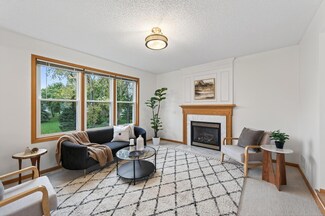 3090 Copper Oaks Draw, Woodbury, MN 55125