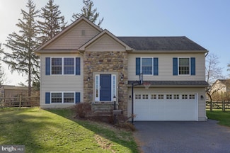 366 S Center Ave, Palmyra, PA 17078