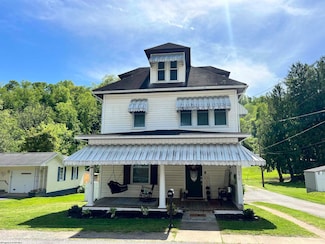 170 Valley St, Salem, WV 26426