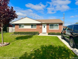 41371 Hamilton Dr, Sterling Heights, MI 48313