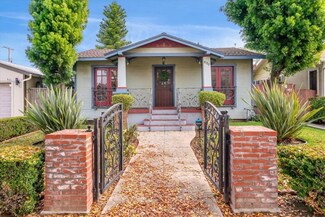 830 Junipero Ave, Long Beach, CA 90804
