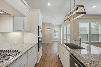 2757 S Market Square, Justin, TX 76247